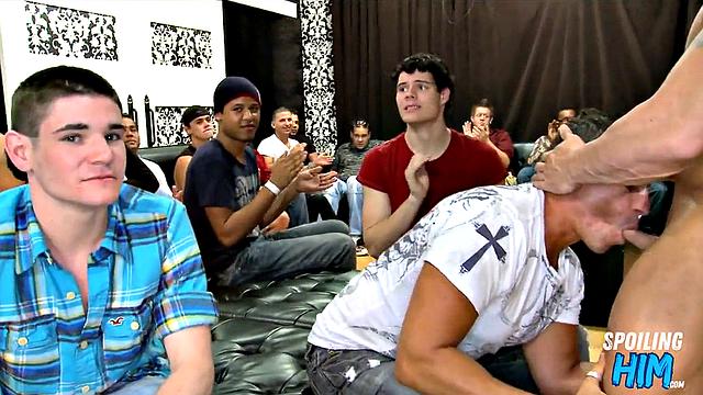 Retro party amateurs giving public head