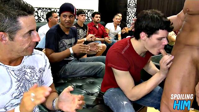 Retro party amateurs giving public head