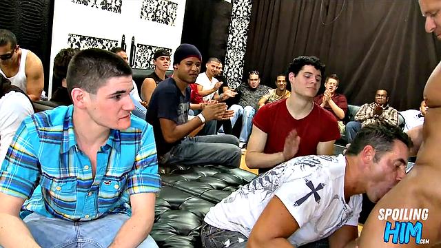 Retro party amateurs giving public head