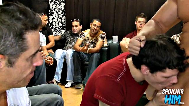 Retro party amateurs giving public head