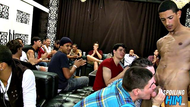 Retro party amateurs giving public head