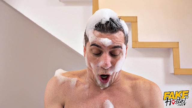 Shampoo Monster Gets Messy