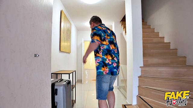 Shampoo Monster Gets Messy