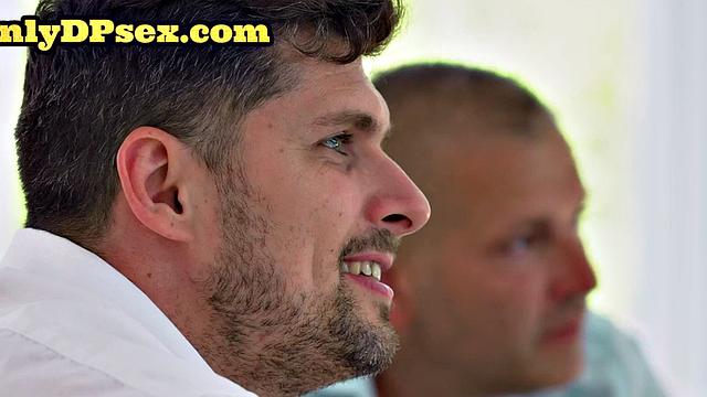 Double Penetrated in 3some