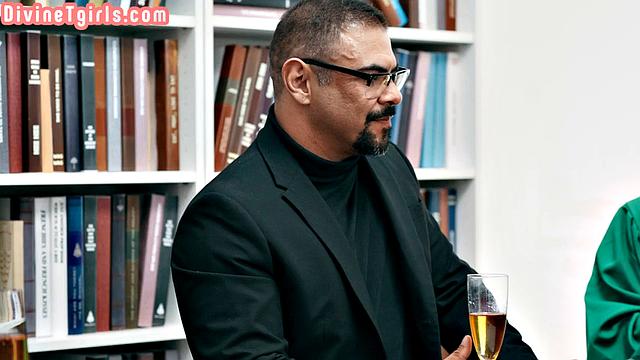 Horny roundbooty trans hard anal pounded