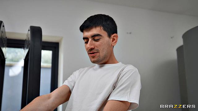 Fucking the Gym Babe