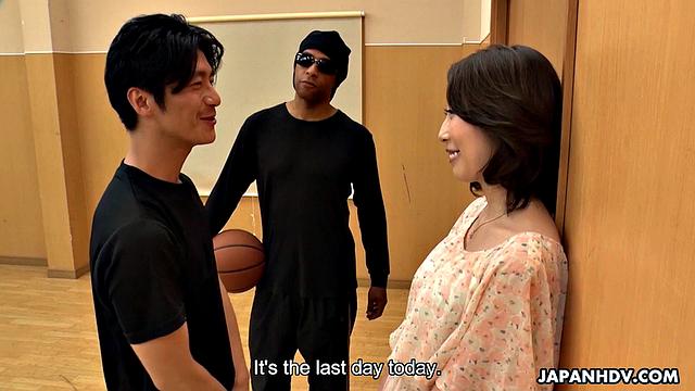 Aya Kisaki gets orgasms from a colleague