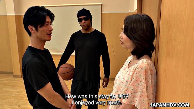 Aya Kisaki gets orgasms from a colleague