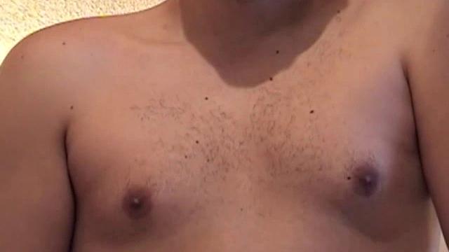 Джейкоб дрочит мощный член, не скрывая страсти