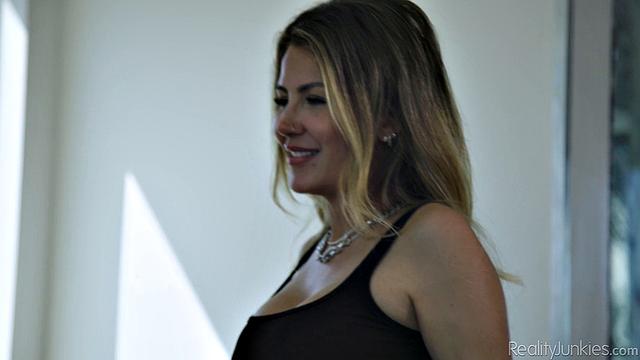 My Wife Gave Me a Hall Pass - Scene 3 - Shoot Your Shot