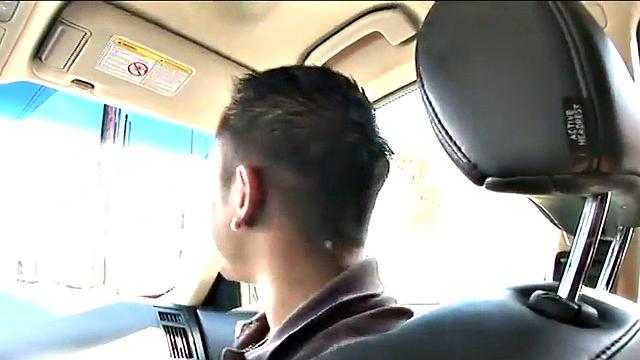 Brunette petite Daisy Marie