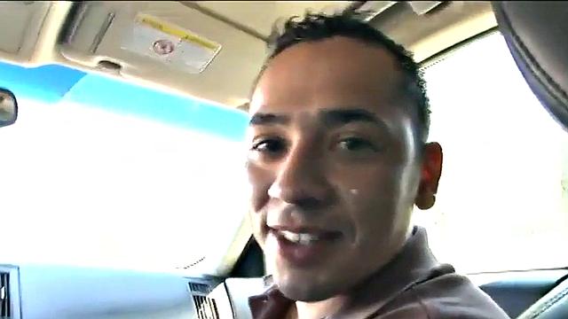 Brunette petite Daisy Marie