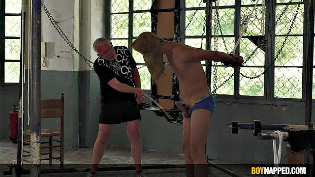 Ангел мучается с фонтаном - Часть 3 - Angel Privvt и Себастьян Кейн