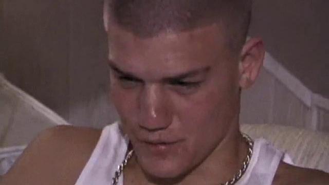 ланс дрочит на крыше перед соседями и кончает на пол в спальне