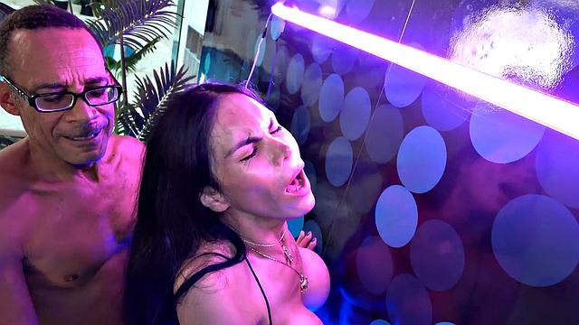 Latin babe with huge ass in stockings takes raw pounding from behind