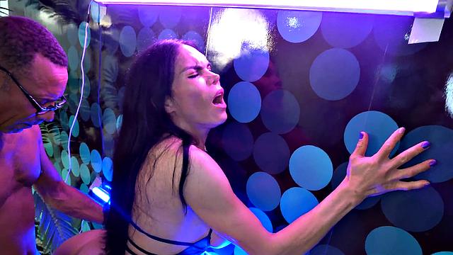 Latin babe with huge ass in stockings takes raw pounding from behind