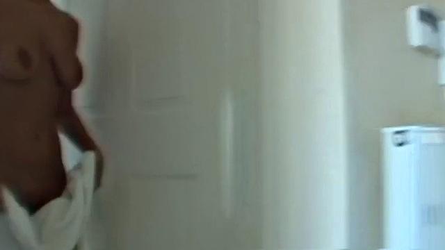 Blonde beach babe in high heels gets wet and wild with outdoor pussy play