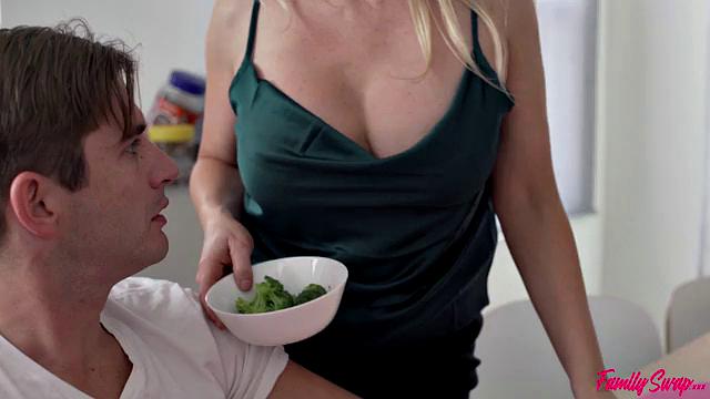 April Fools Prank Gets Swapdad In Bed With Swapdaughter - S2:E9