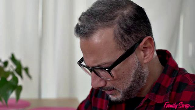 April Fools Prank Gets Swapdad In Bed With Swapdaughter - S2:E9