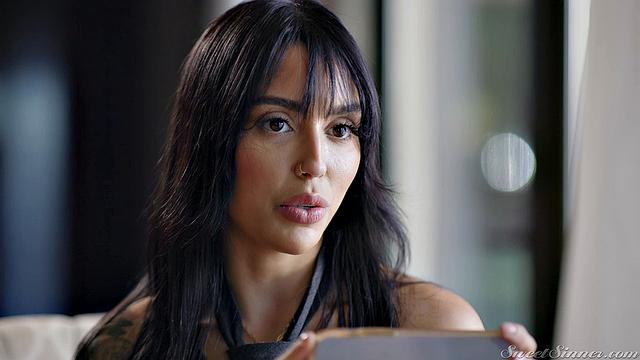 Хейзел Мур и Рики Спэниш жарко трахаются как страстные сводные брат и сестра