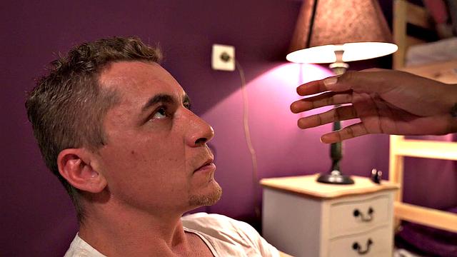 Слепая Луна Корасон отдается страстному ухажеру в хостеле