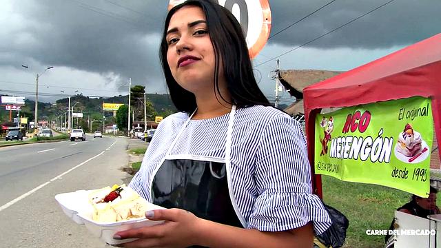 Latina teen gets facial in pickup & sex