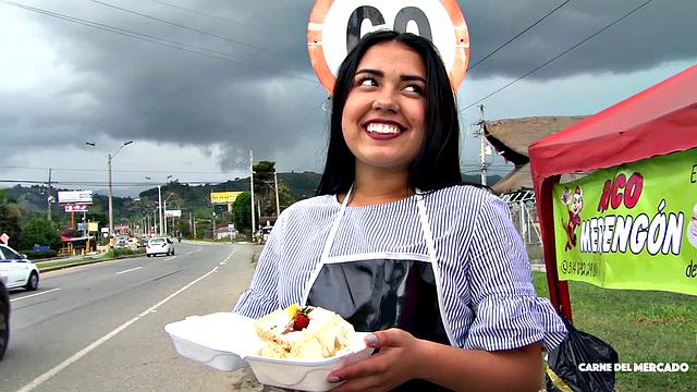 Latina teen gets facial in pickup & sex