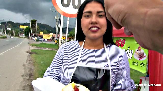 Latina teen gets facial in pickup & sex