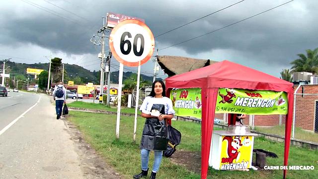 Колумбийка Джулиана Рестрепо ловит сперму на лицо в тачке - Алекс Морено не церемонится с латиночкой с огоньком.