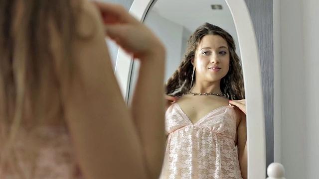 Stephany in chick loves her dildo