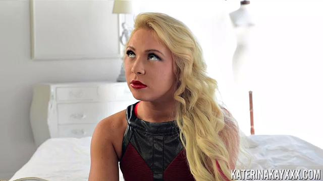 Катерина Кэй раздает Лонгу и работает ртом на славу