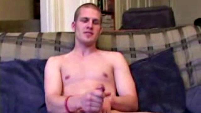 Алекс Вест поражает: рука работает лучше игрушек