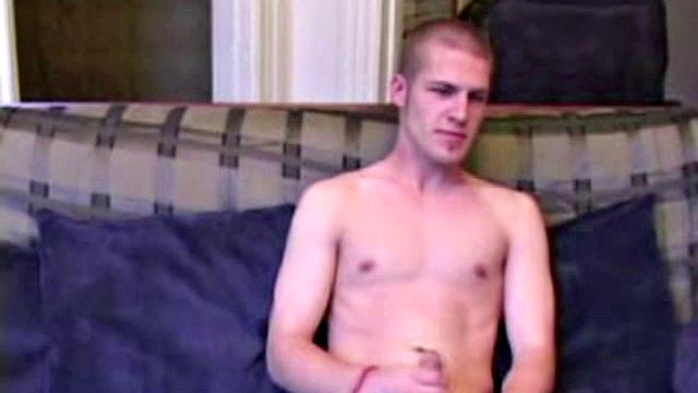 Алекс Вест поражает: рука работает лучше игрушек