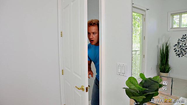 I Wanna Bang My Tutor's MILF Stepmom