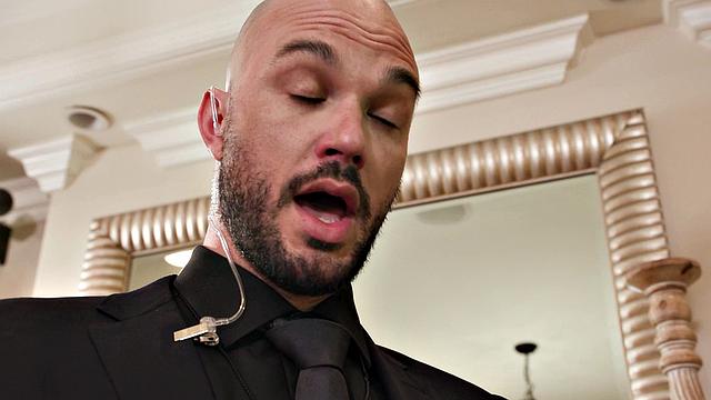 TRANSFIXED - Single Rich Kalli Grace Fucks New Hookup Kasey Kei With Bodyguard