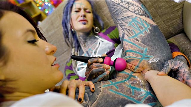 Miss Flora Works Her Fist Inside Anuskatzz Tight Asshole