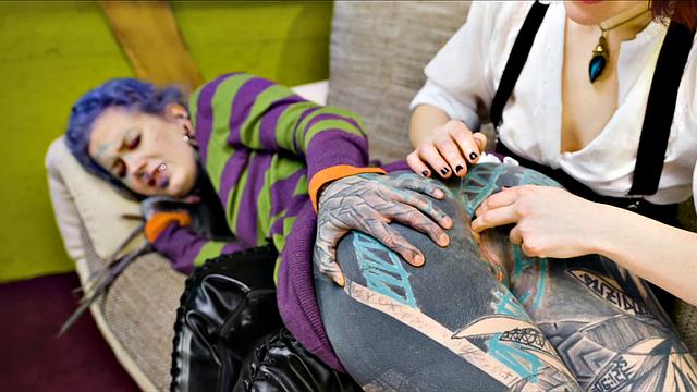 Miss Flora Works Her Fist Inside Anuskatzz Tight Asshole