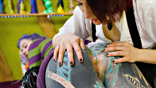 Miss Flora Works Her Fist Inside Anuskatzz Tight Asshole