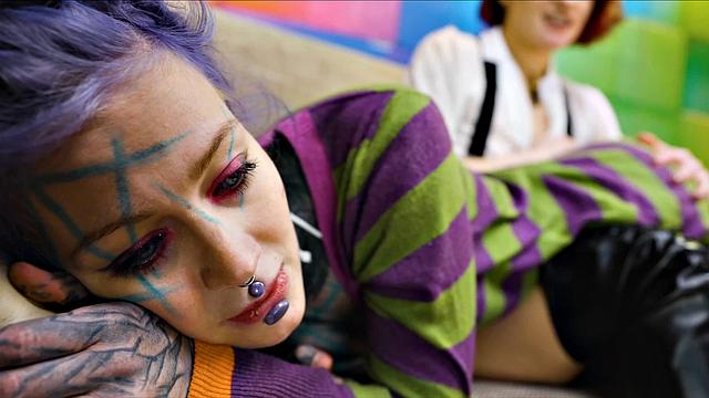 Miss Flora Works Her Fist Inside Anuskatzz Tight Asshole