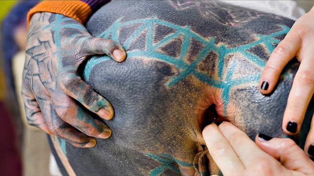 Miss Flora Works Her Fist Inside Anuskatzz Tight Asshole