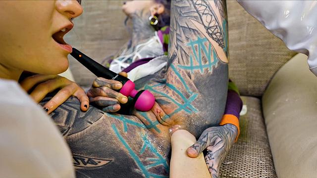 Miss Flora Works Her Fist Inside Anuskatzz Tight Asshole