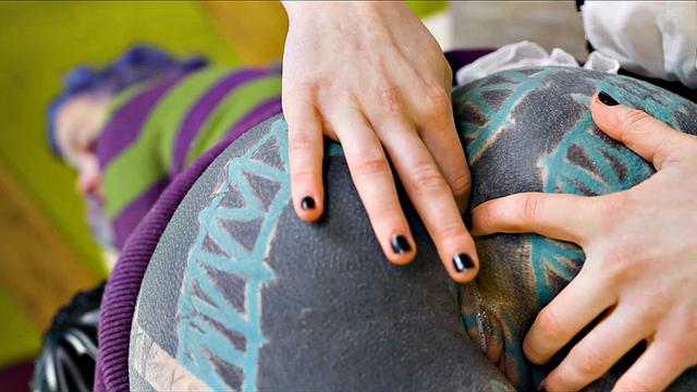 Miss Flora Works Her Fist Inside Anuskatzz Tight Asshole