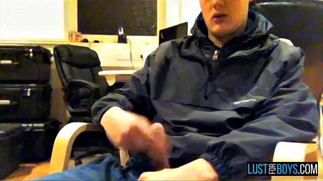 Webcam Jerking Off In The Office - Tyler Bolt