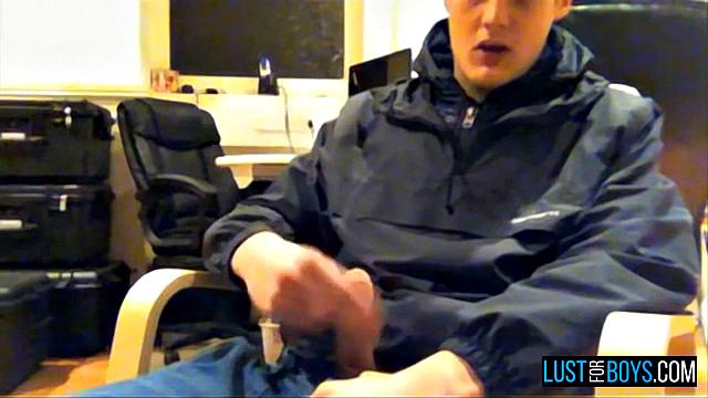 Webcam Jerking Off In The Office - Tyler Bolt