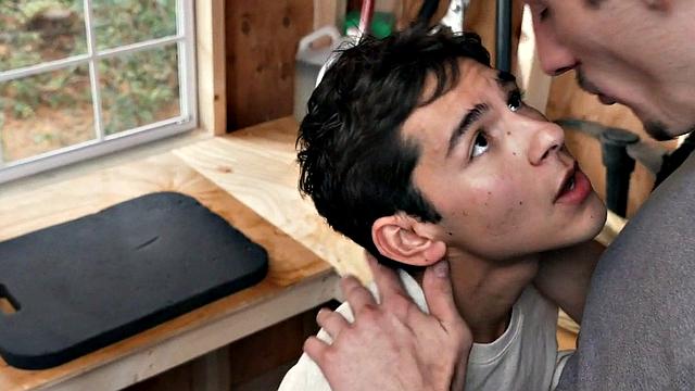 Petite Twink Anally Deilled In Skinny By Top Bf