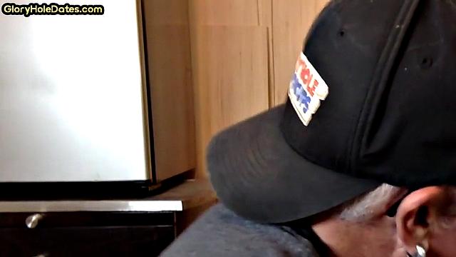 Homemade gloryhole DILF sucks in closeup POV scene