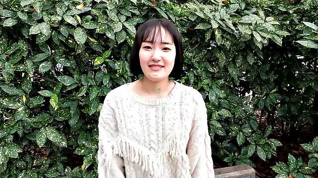 Хана Кавамура заводит фотографа в соблазнительном белье