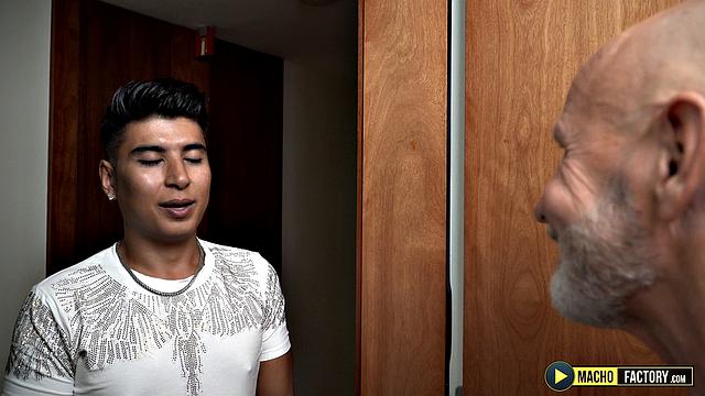 Идти за вайфаем и оттрахать горячую жопу папика. - Пароль соседа