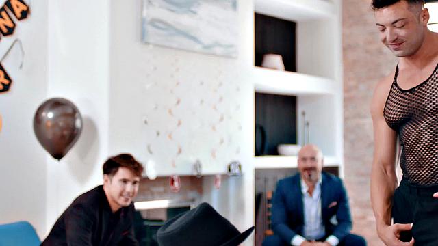 Str8 groom barebacked by stripper in bachelor party