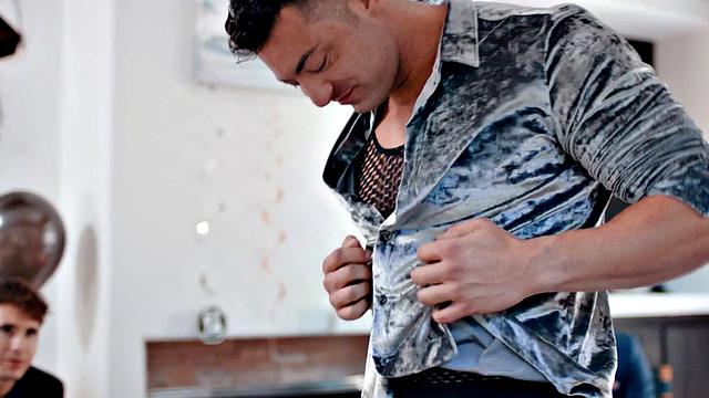 Str8 groom barebacked by stripper in bachelor party